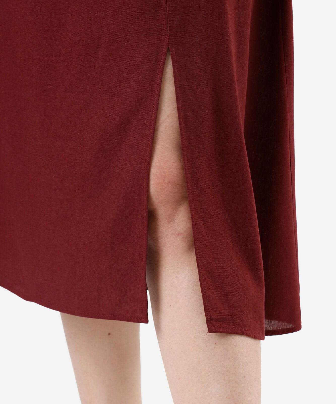 vestido midi com linho e fenda plus size vinho