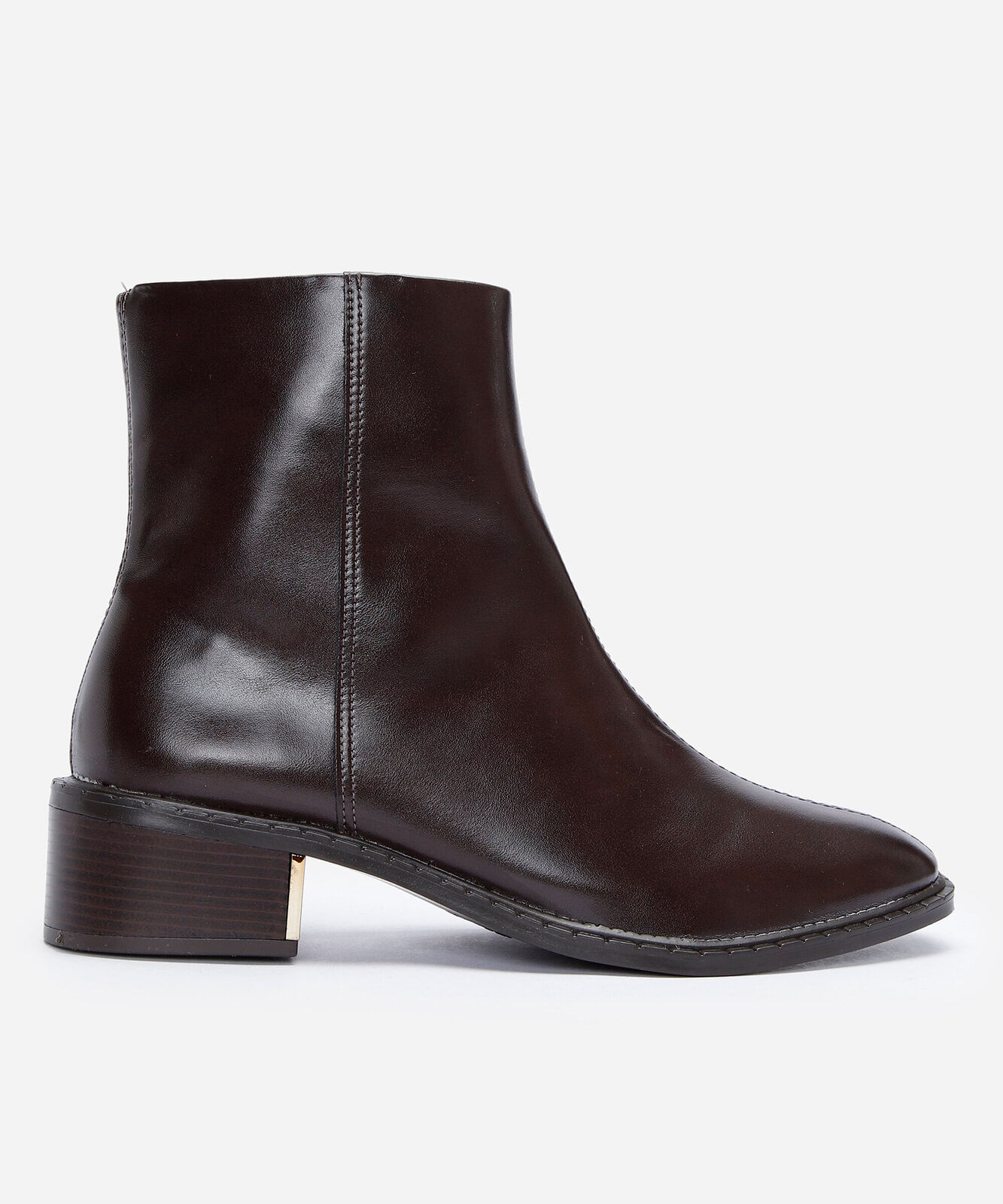 bota cano curto feminina com detalhe metalizado marrom
