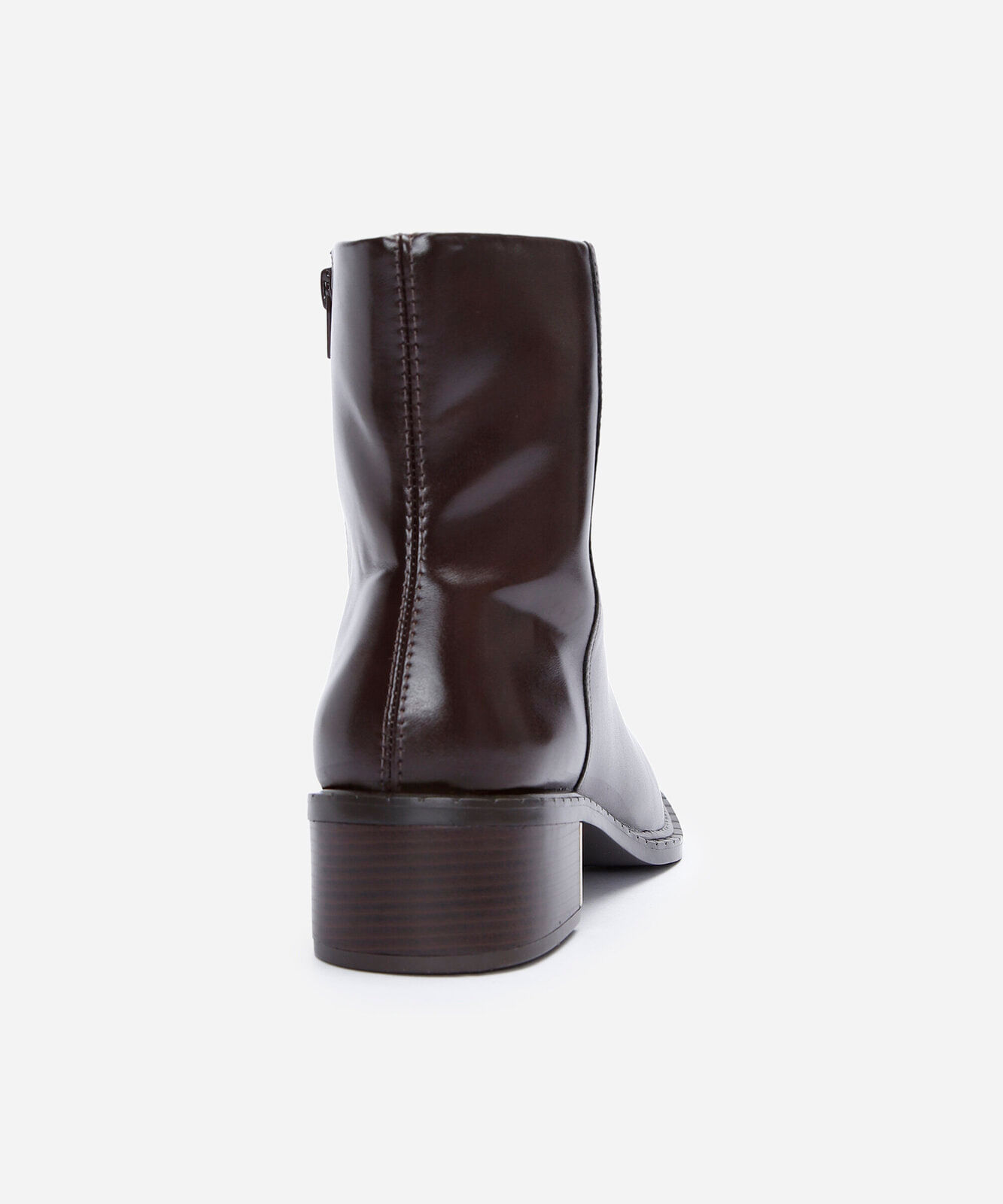 bota cano curto feminina com detalhe metalizado marrom