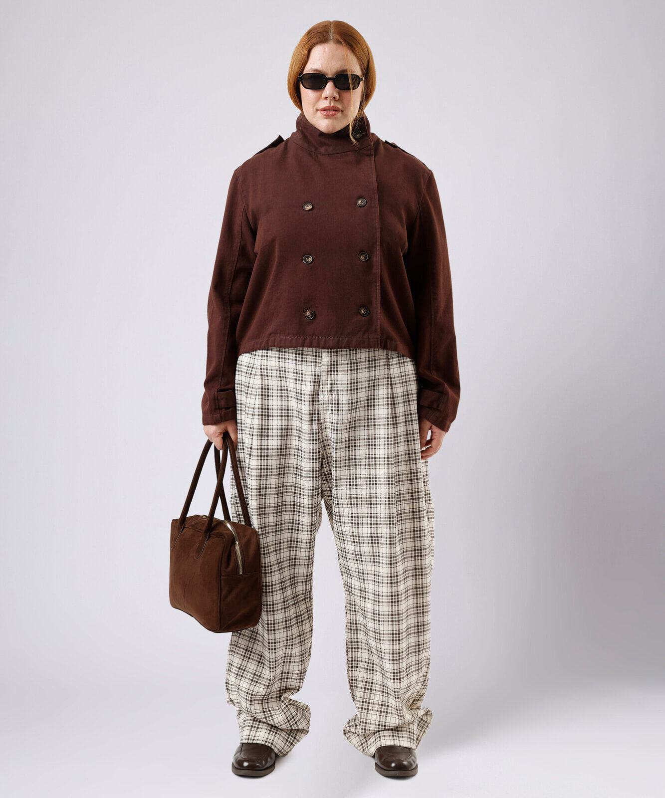 casaco trench coat cropped feminino mindset plus size marrom