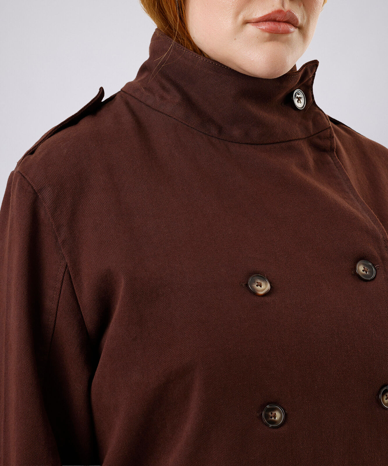 casaco trench coat cropped feminino mindset plus size marrom
