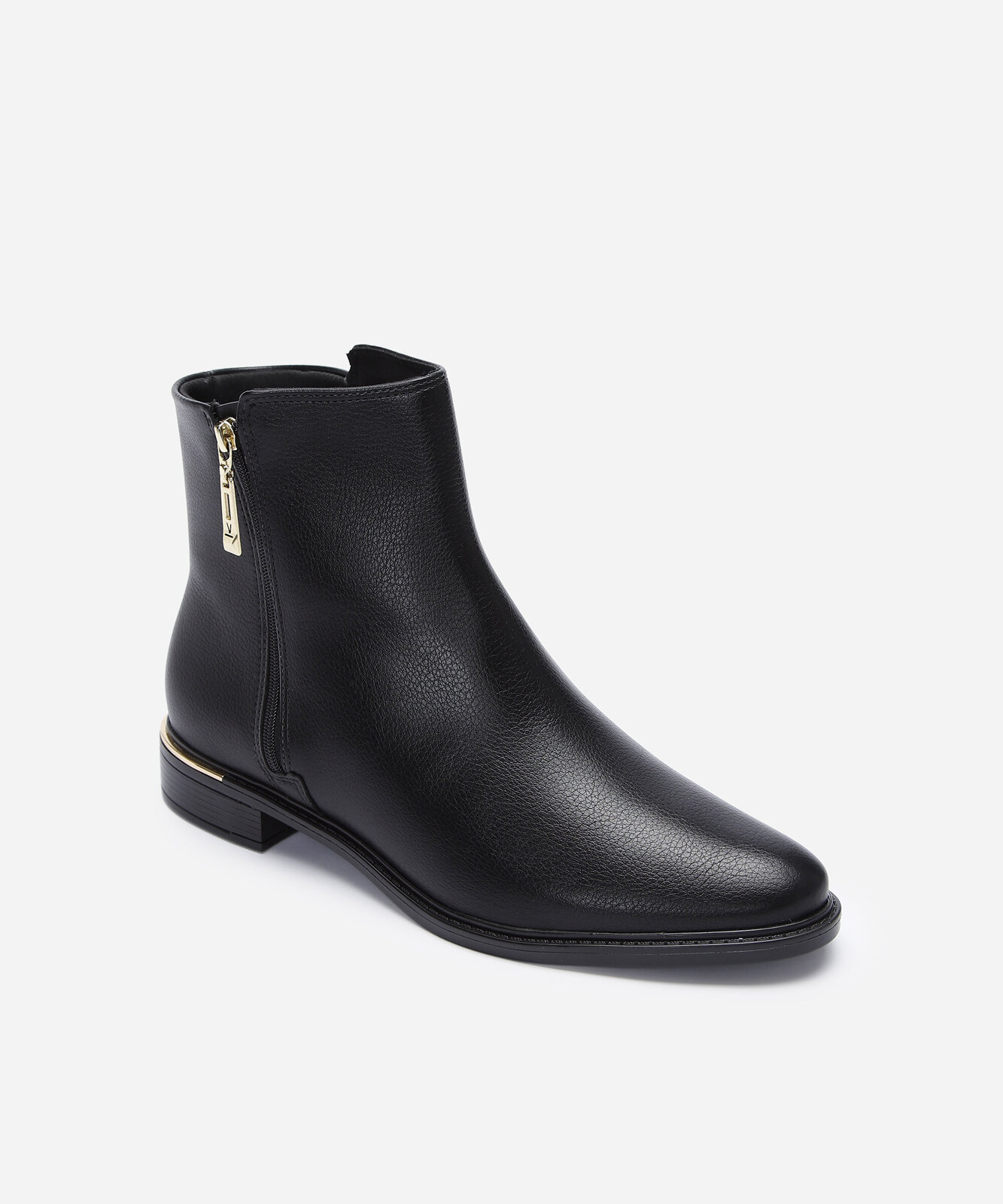 bota cano curto bico fino beira rio preta