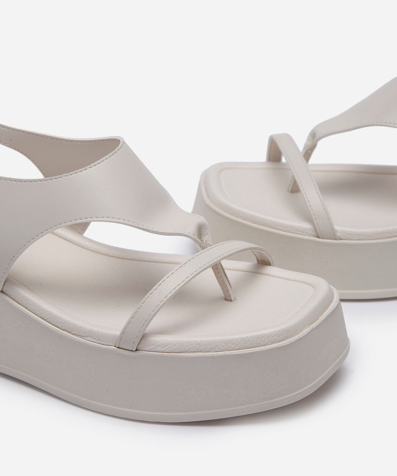 sandália flatform beira rio off white