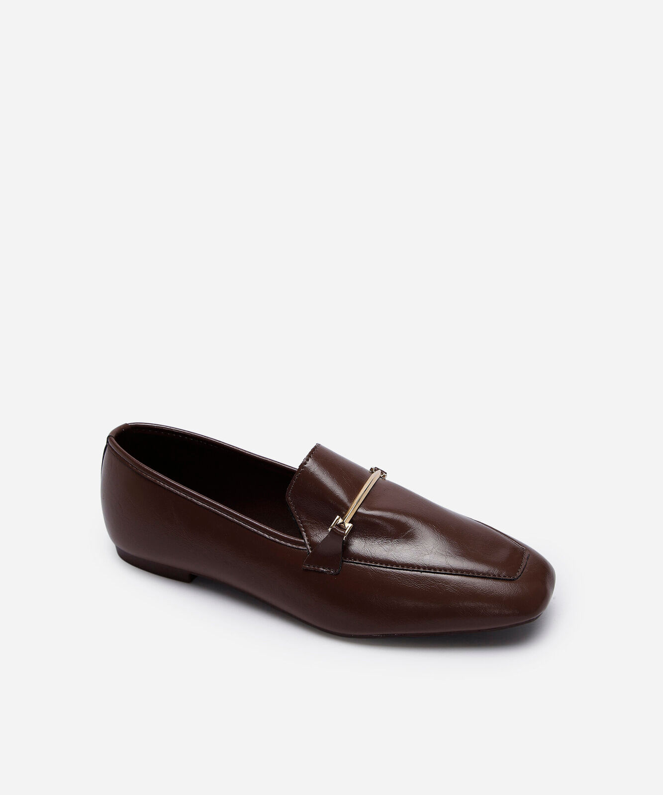 sapato loafer bico quadrado com fivela  marrom