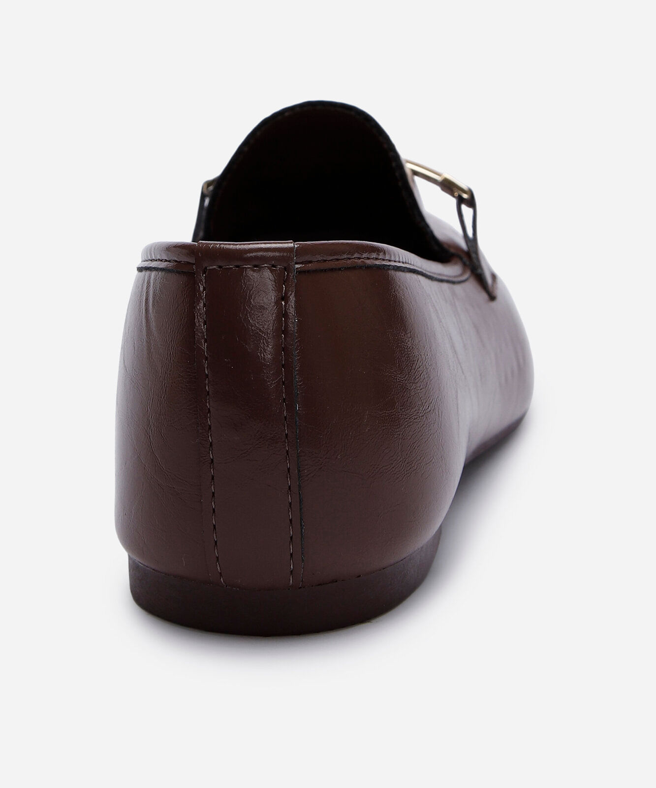 sapato loafer bico quadrado com fivela  marrom