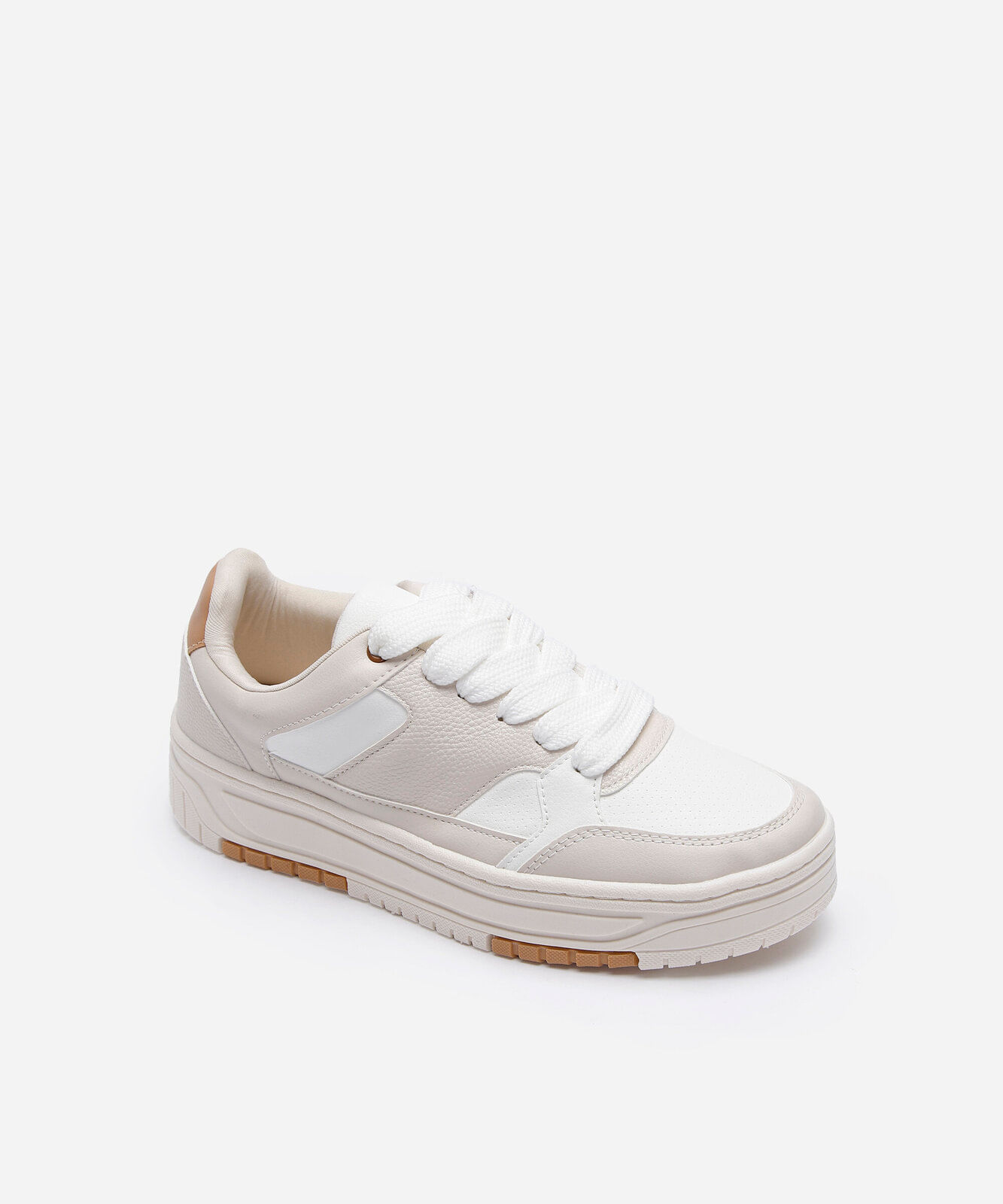 tênis casual flatform com recortes bege