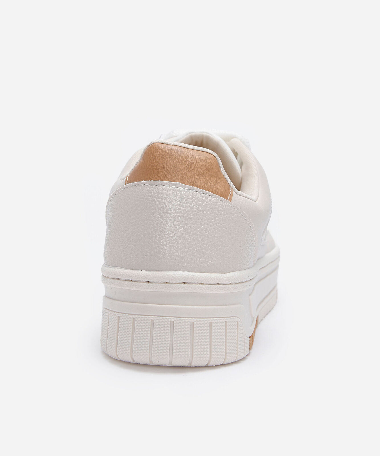 tênis casual flatform com recortes bege