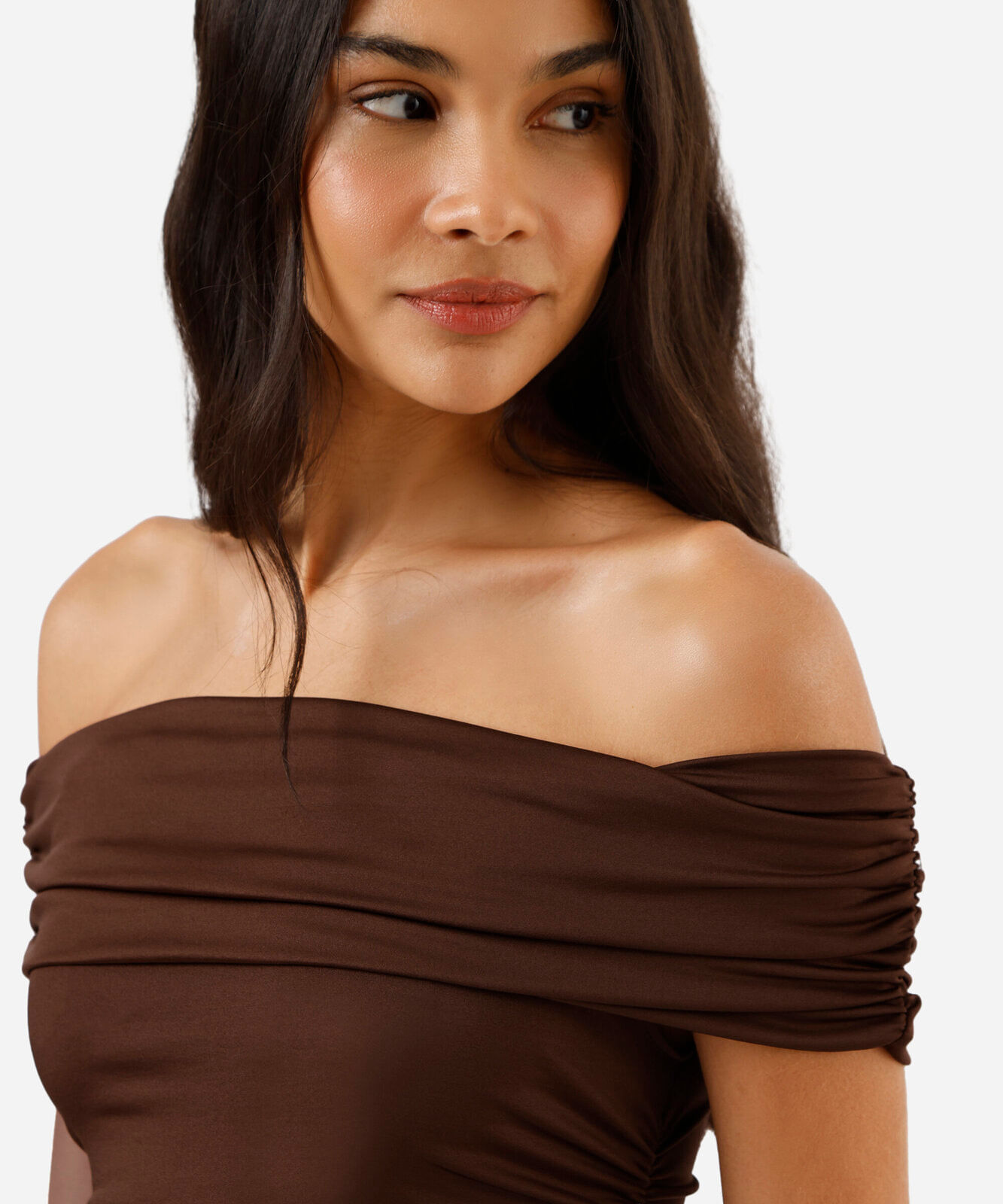 blusa ombro a ombro feminina franzida marrom