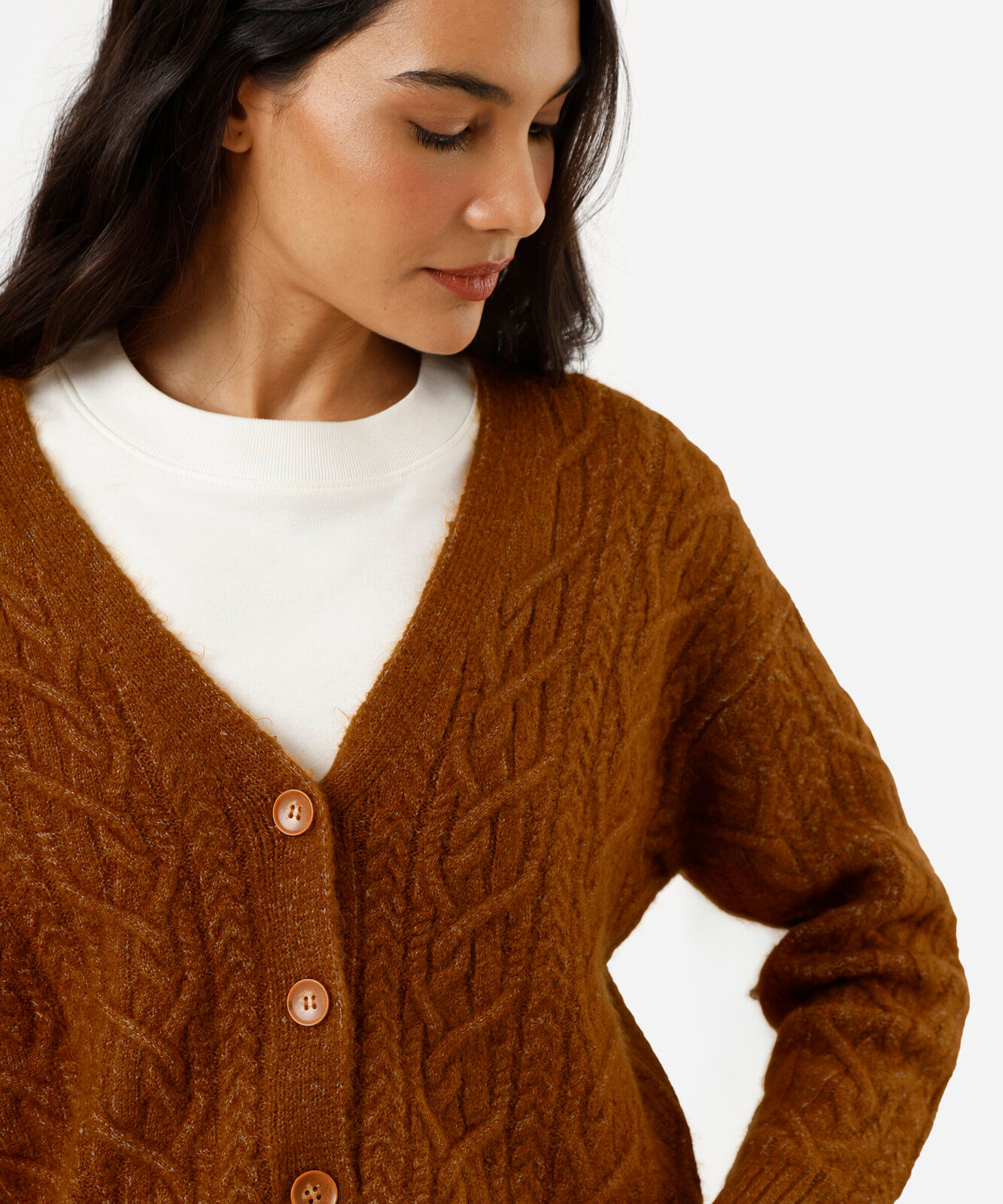 cardigan feminino de tricot com botões texturizado marrom