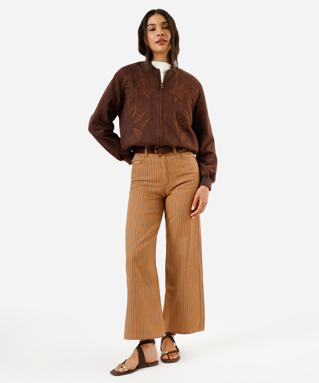 jaqueta bomber feminina de suede com bordado marrom