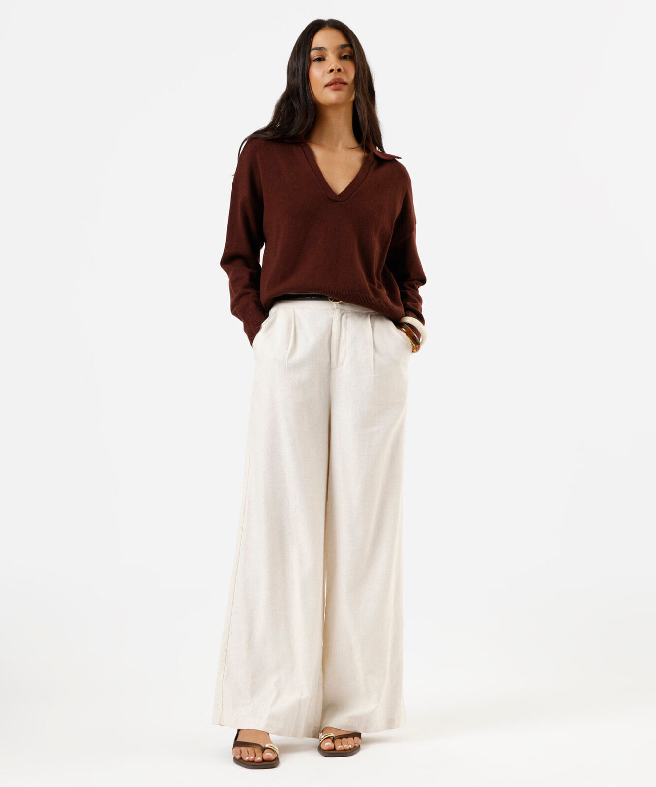 suéter feminino de tricot com gola marrom
