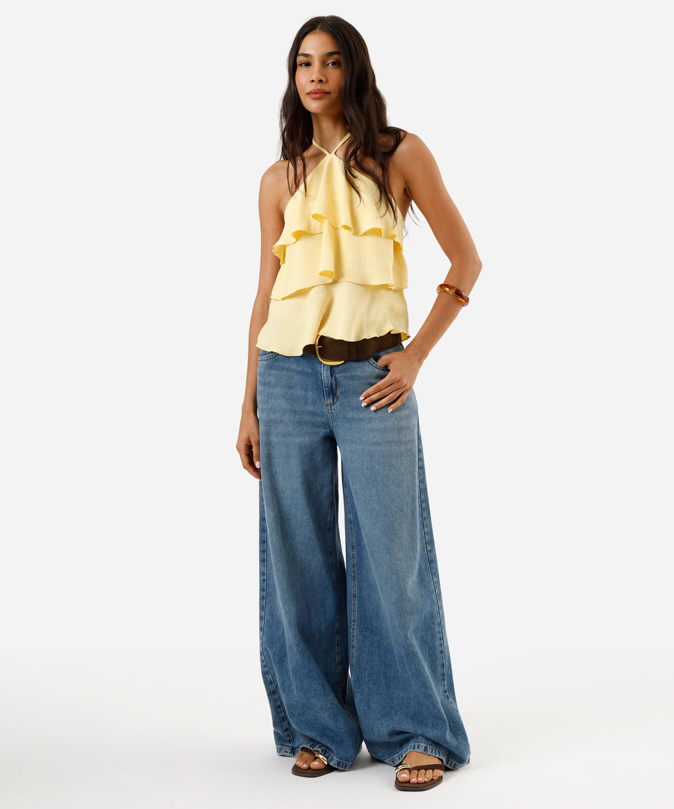 blusa halterneck feminina com babados texturizada amarela