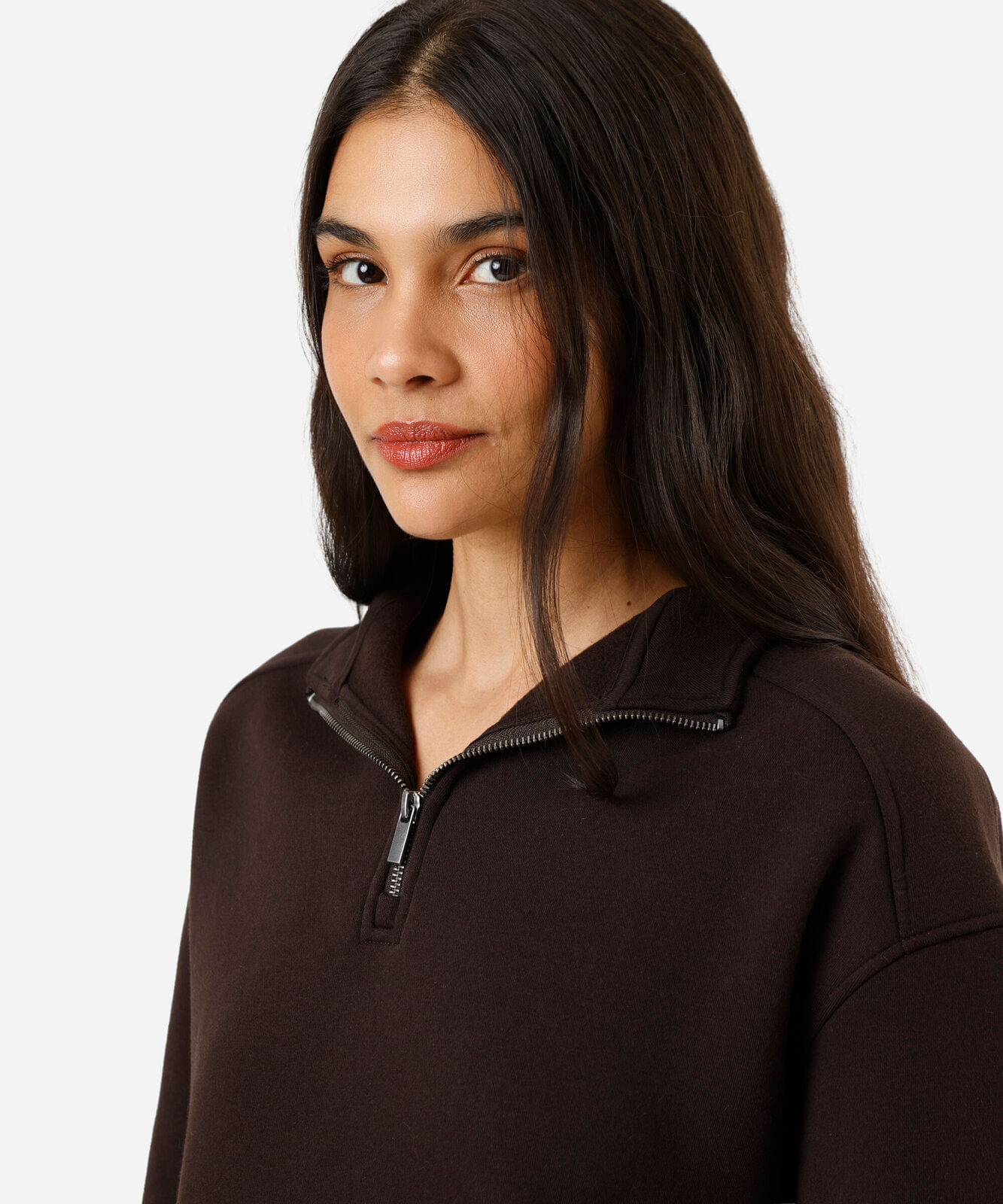 blusão feminino de moletom gola alta com zíper marrom