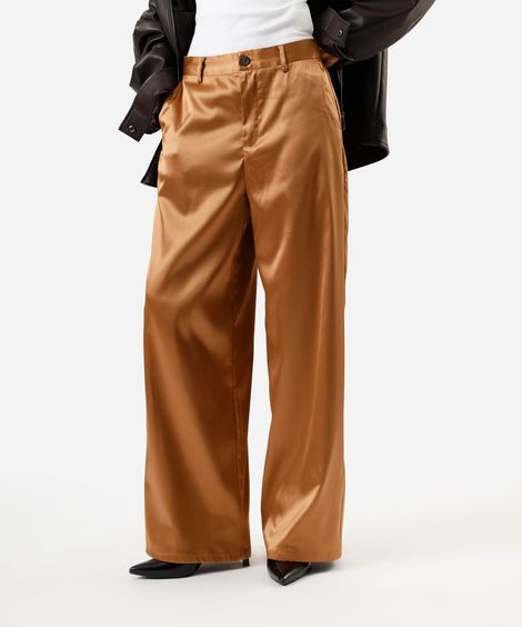 calça wide leg feminina de alfaiataria acetinada marrom