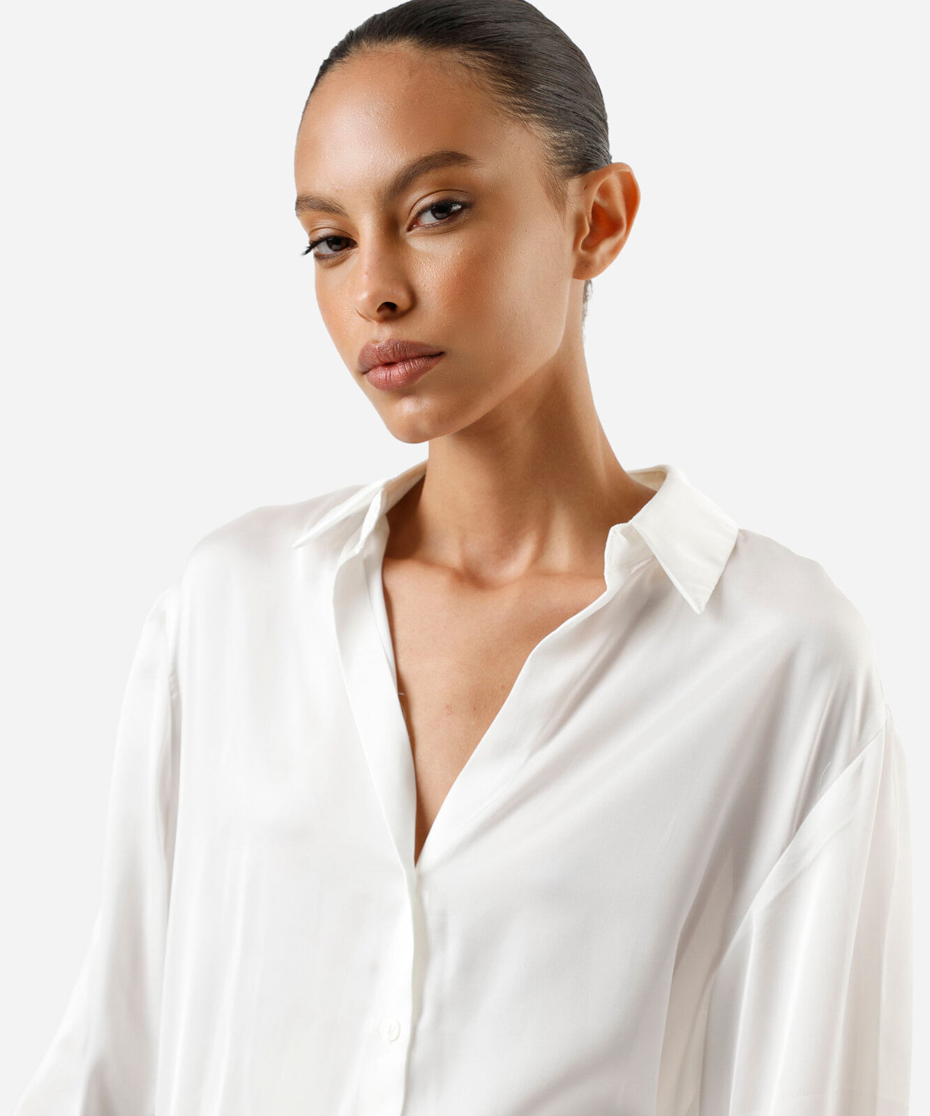 camisa feminina manga longa acetinada off white