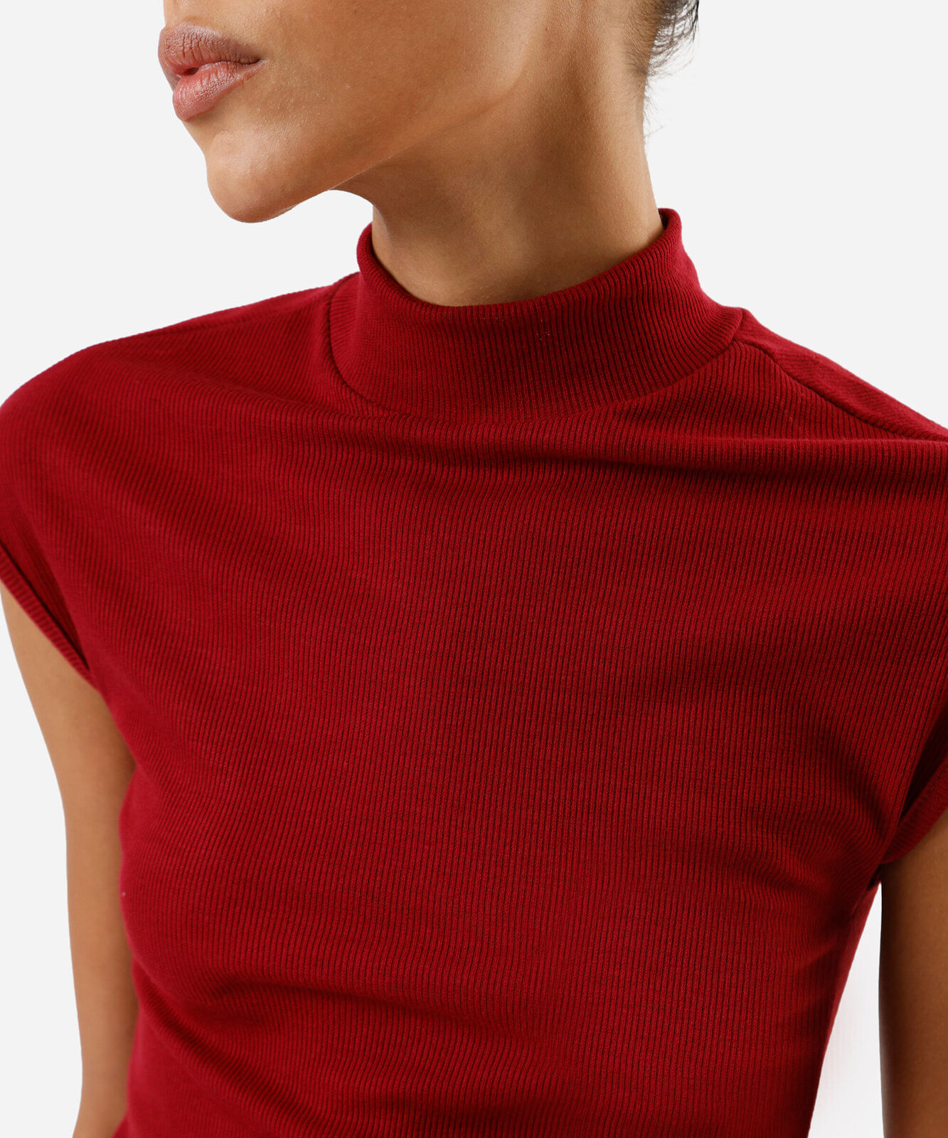 blusa muscle tee feminina gola alta canelada básica vermelha