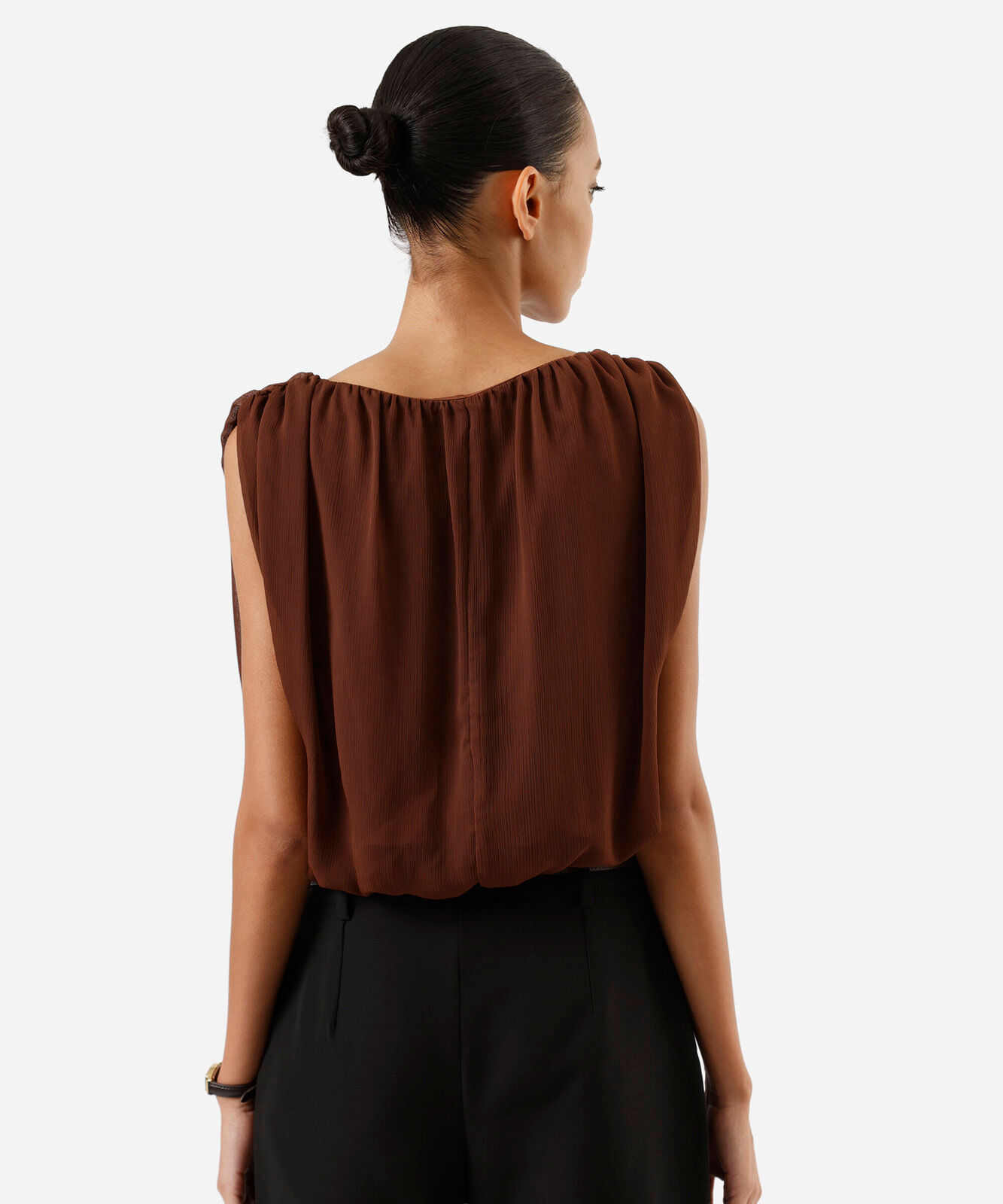 blusa balonê feminina decote cano franzida marrom