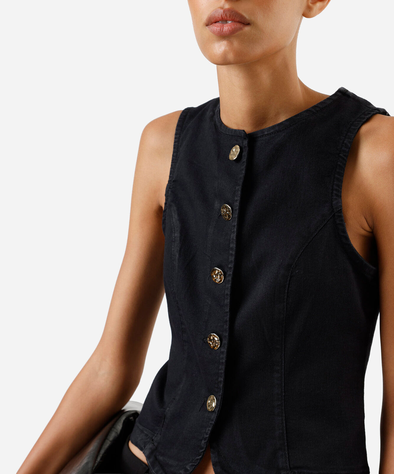colete feminino jeans decote redondo preto