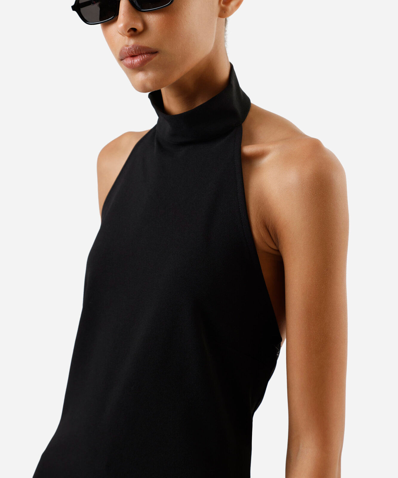 vestido curto feminino com renda frente única preto