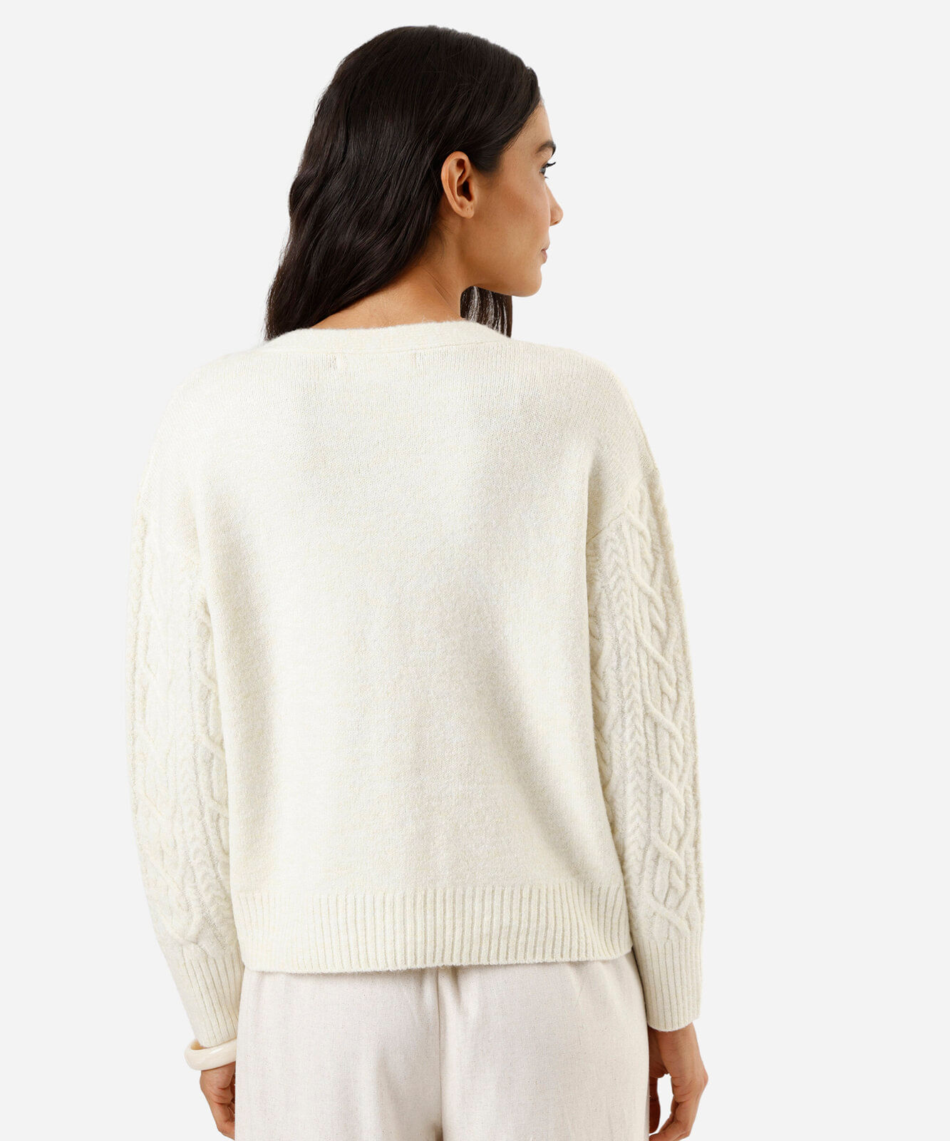 cardigan feminino de tricot com botões texturizado bege