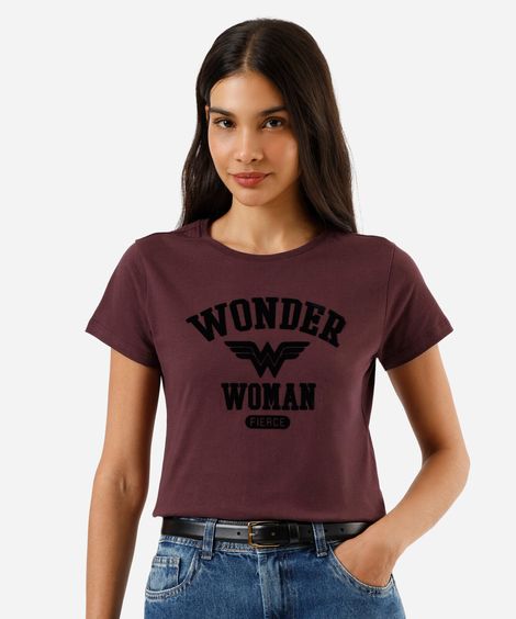 camiseta feminina de algodão mulher maravilha vinho