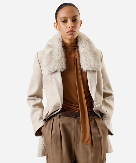 casaco feminino com gola de pelúcia texturizado bege