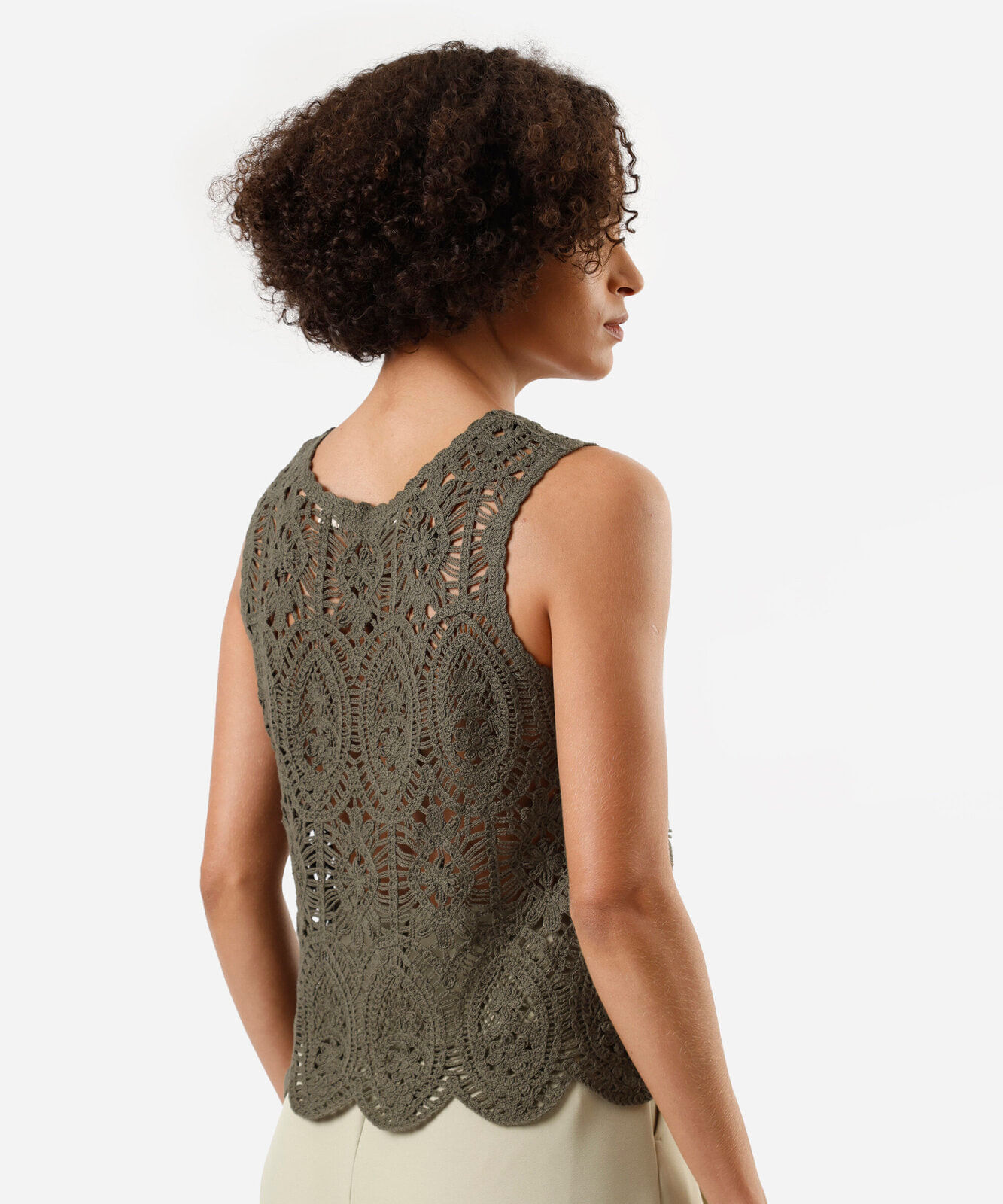 regata feminina de crochê floral verde