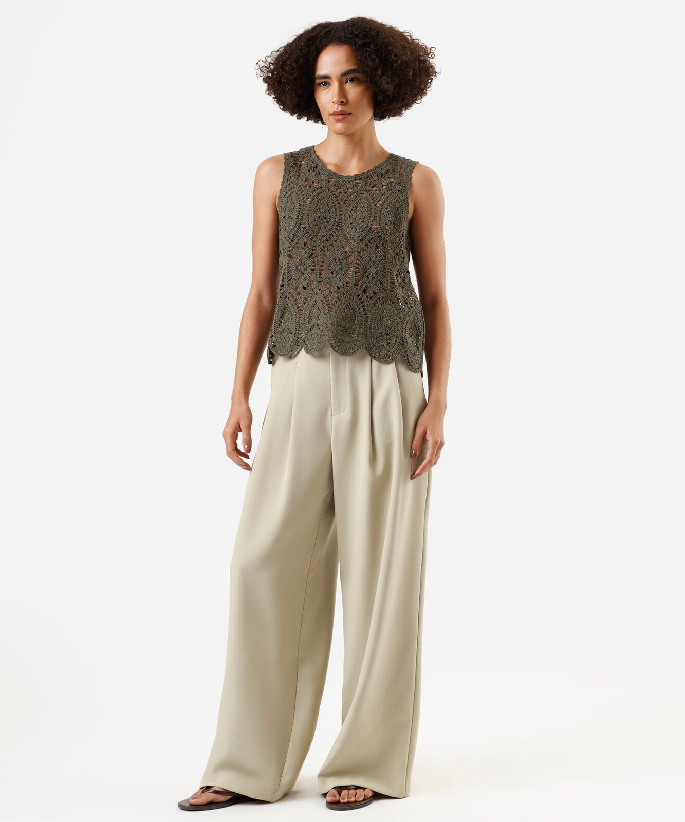 regata feminina de crochê floral verde