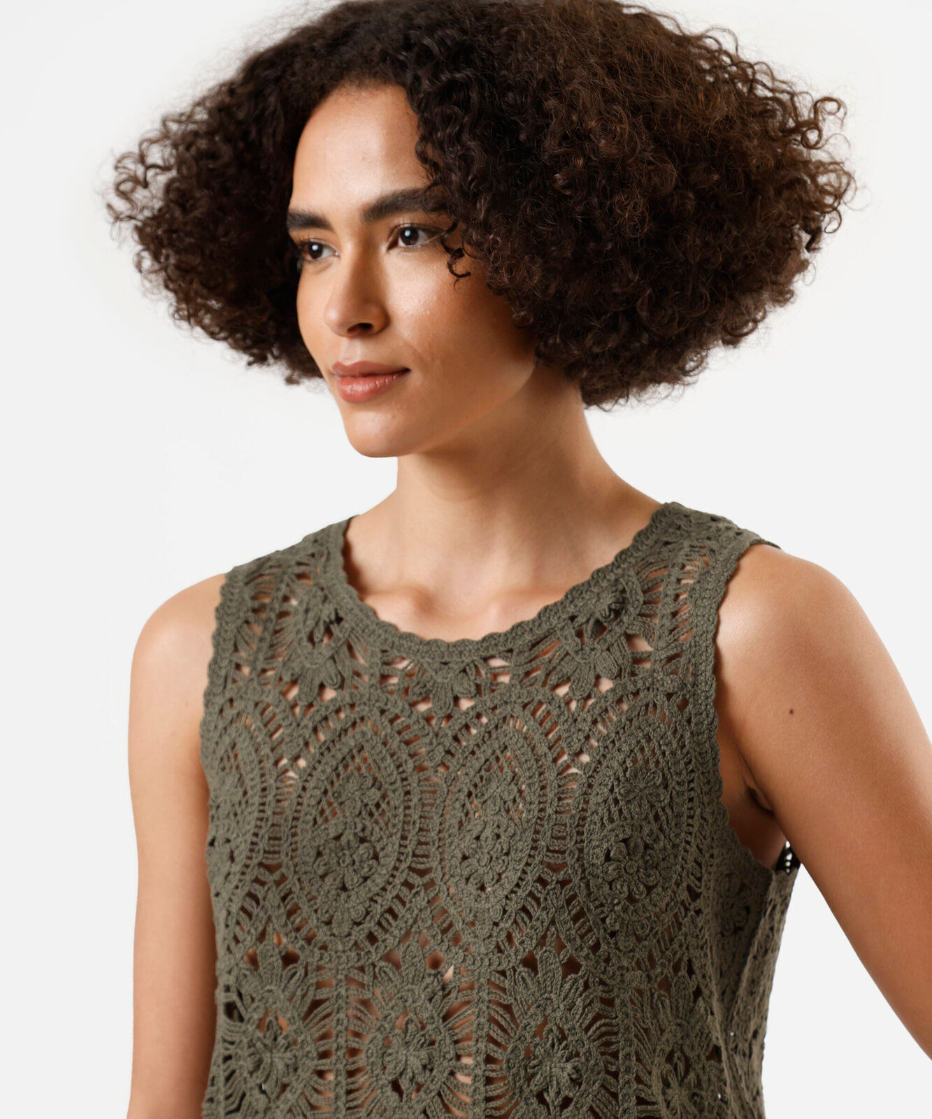 regata feminina de crochê floral verde