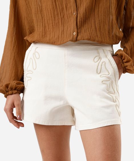 short feminino de sarja bordado cintura alta off white
