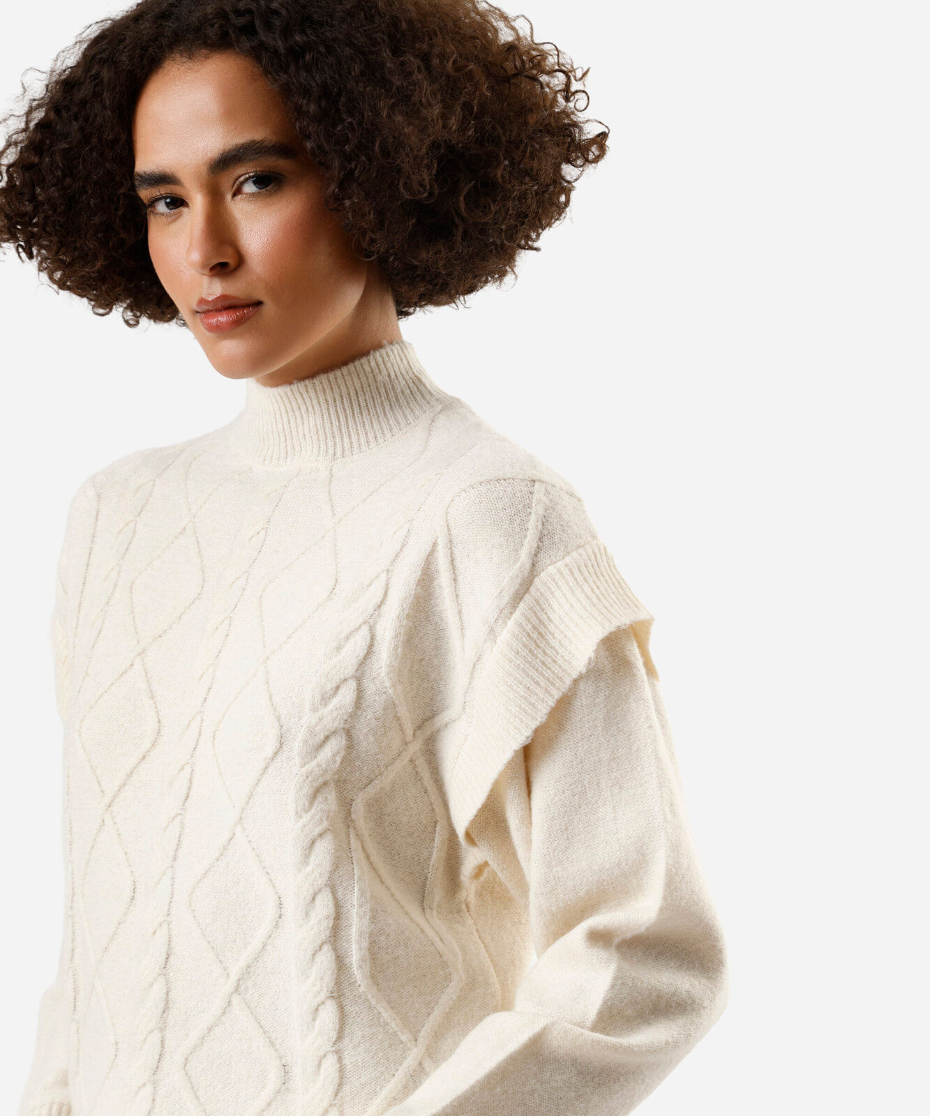 suéter feminino de tricot gola alta com babados texturizado off white