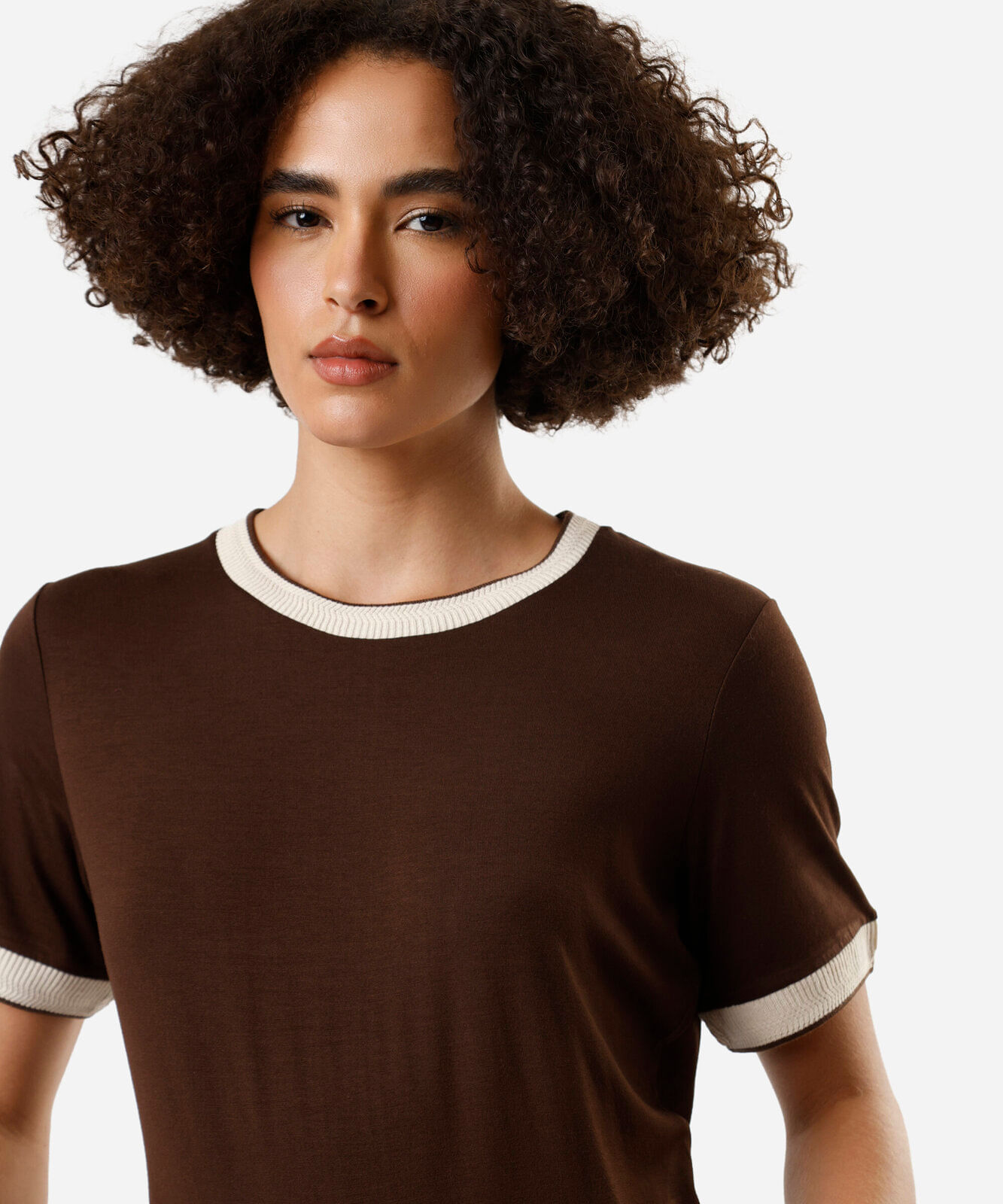 camiseta feminina de viscose manga curta marrom