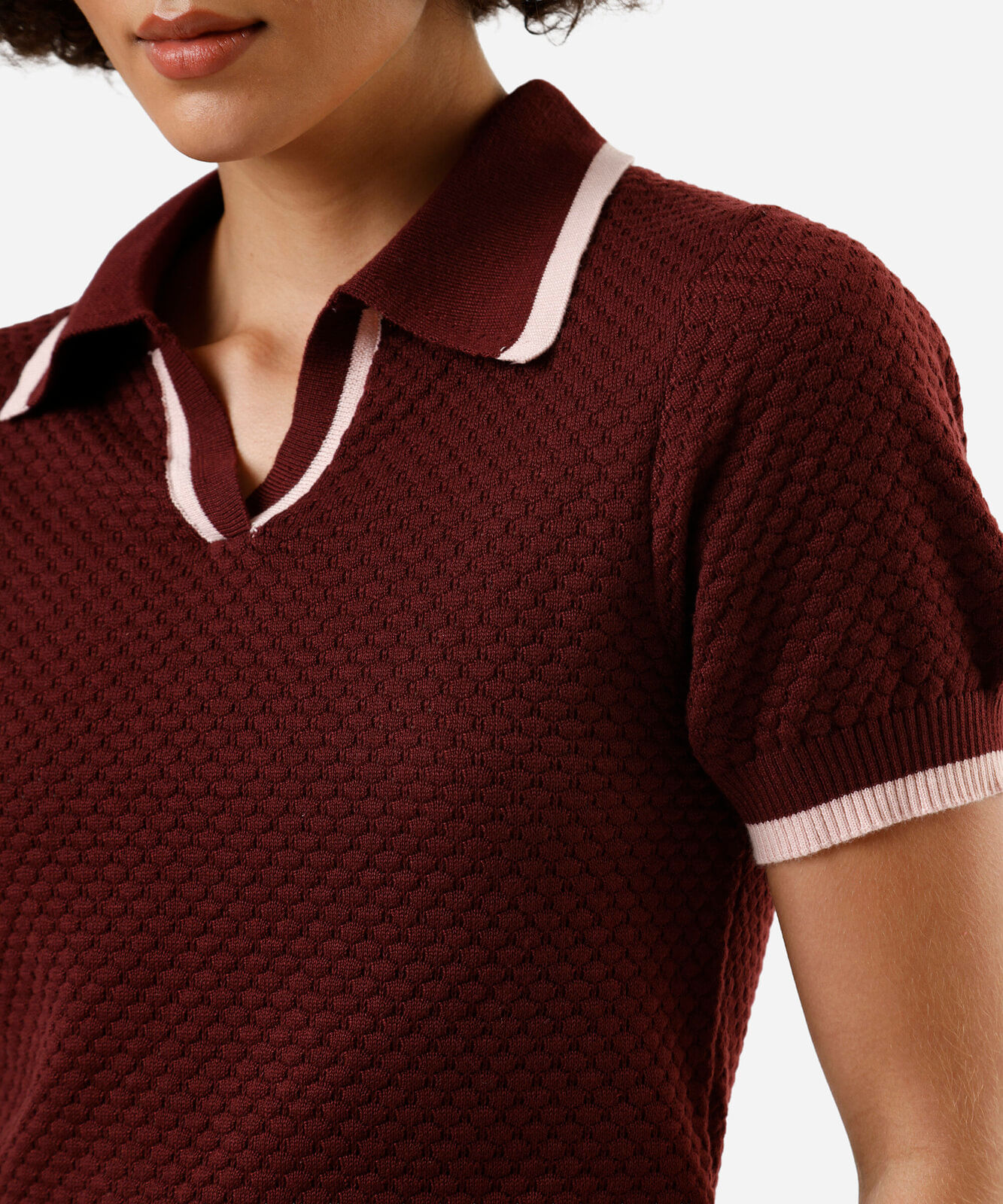 polo feminina de tricot texturizada vinho
