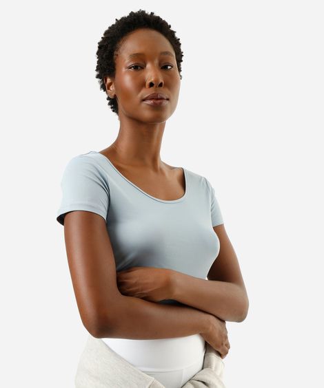 cropped feminino esportivo ace com recorte vazado azul