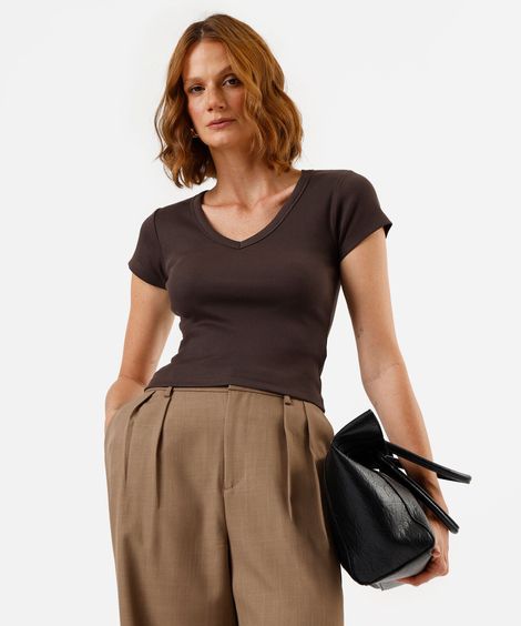 blusa feminina de algodão decote v manga curta canelada marrom