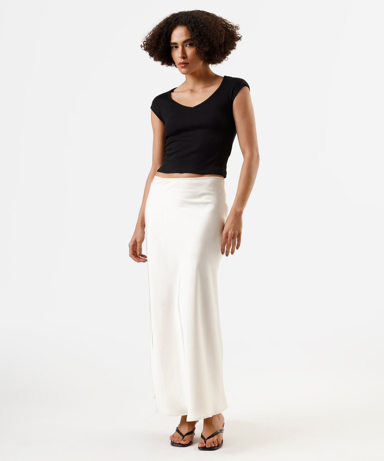 blusa feminina de algodão decote v manga curta canelada preta