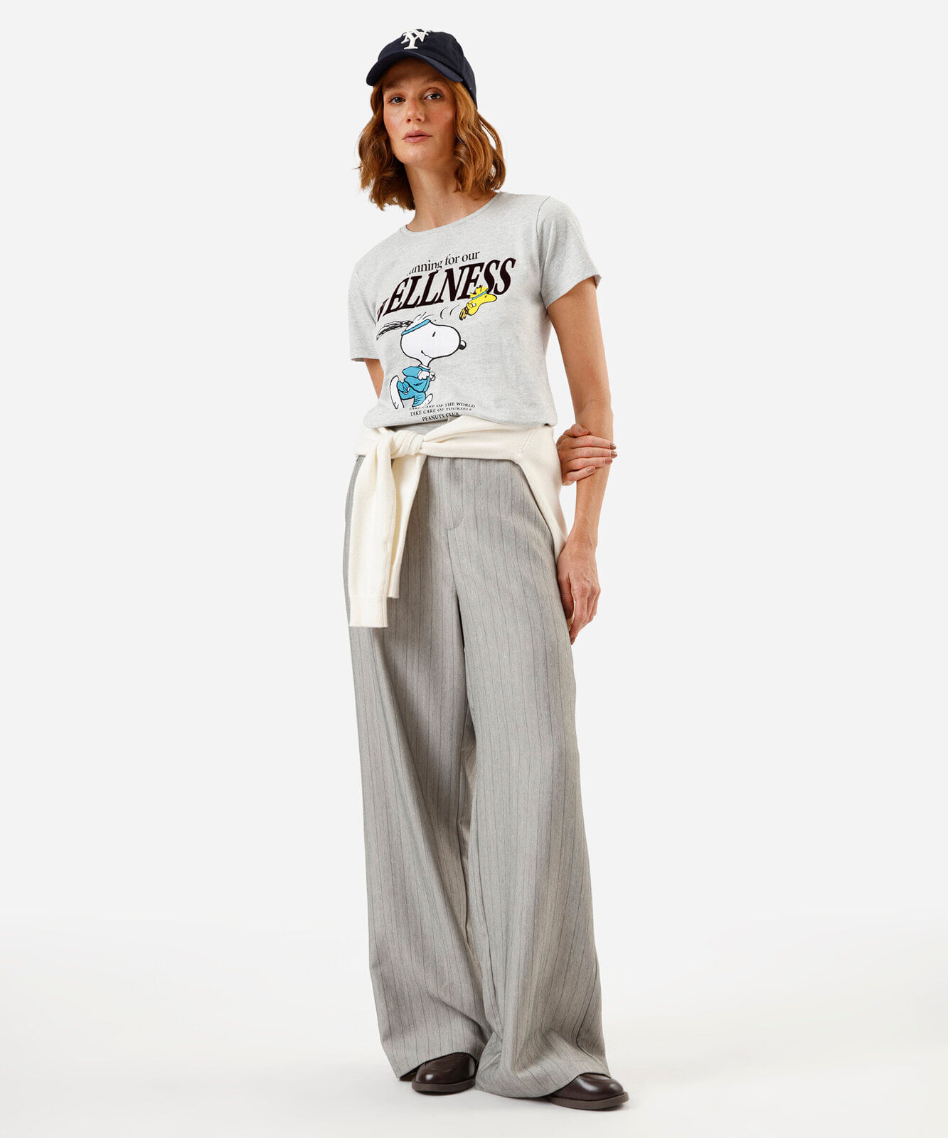 camiseta feminina com algodão manga curta snoopy cinza