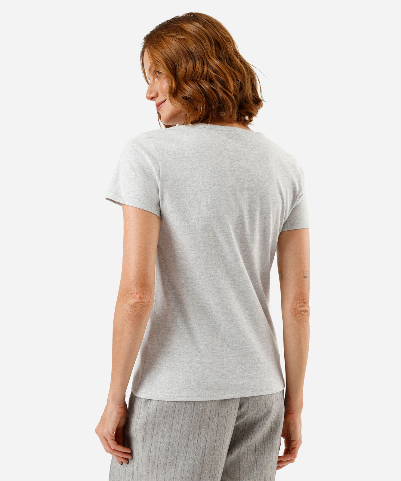 camiseta feminina com algodão manga curta snoopy cinza