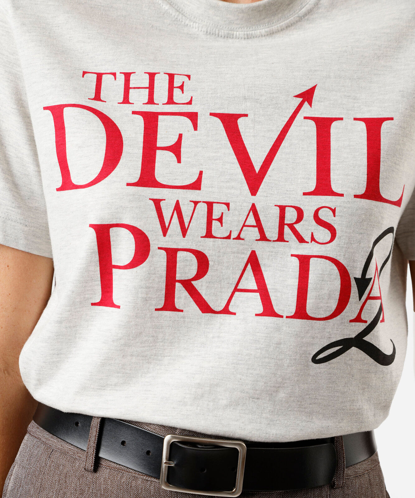camiseta feminina com algodão o diabo veste prada manga curta cinza