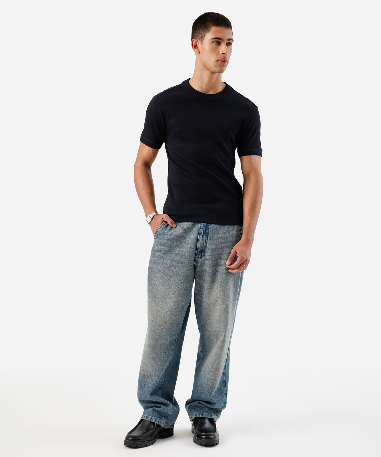 camiseta slim fit masculina de algodão manga curta canelada preta