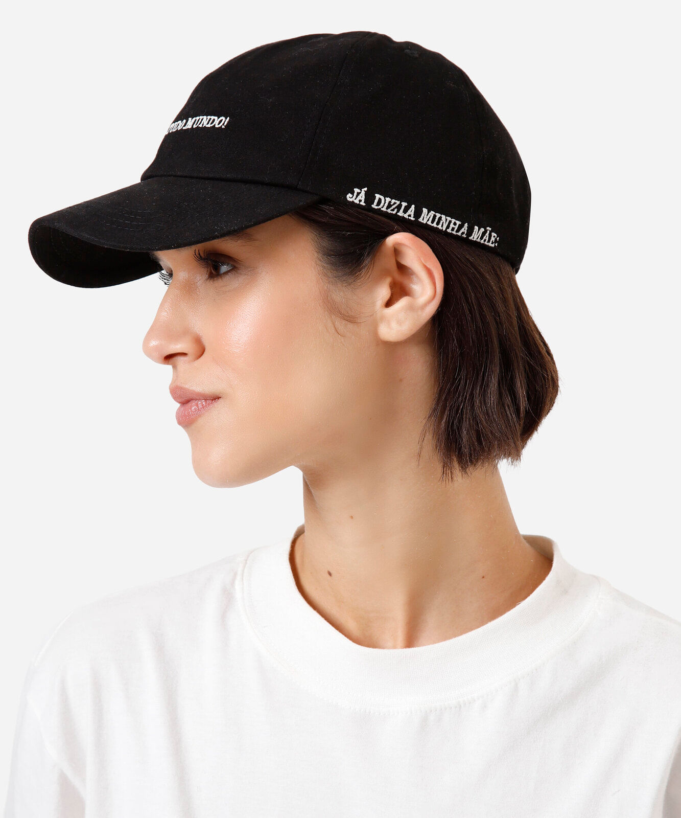boné aba curva com bordado não sou todo mundo preto