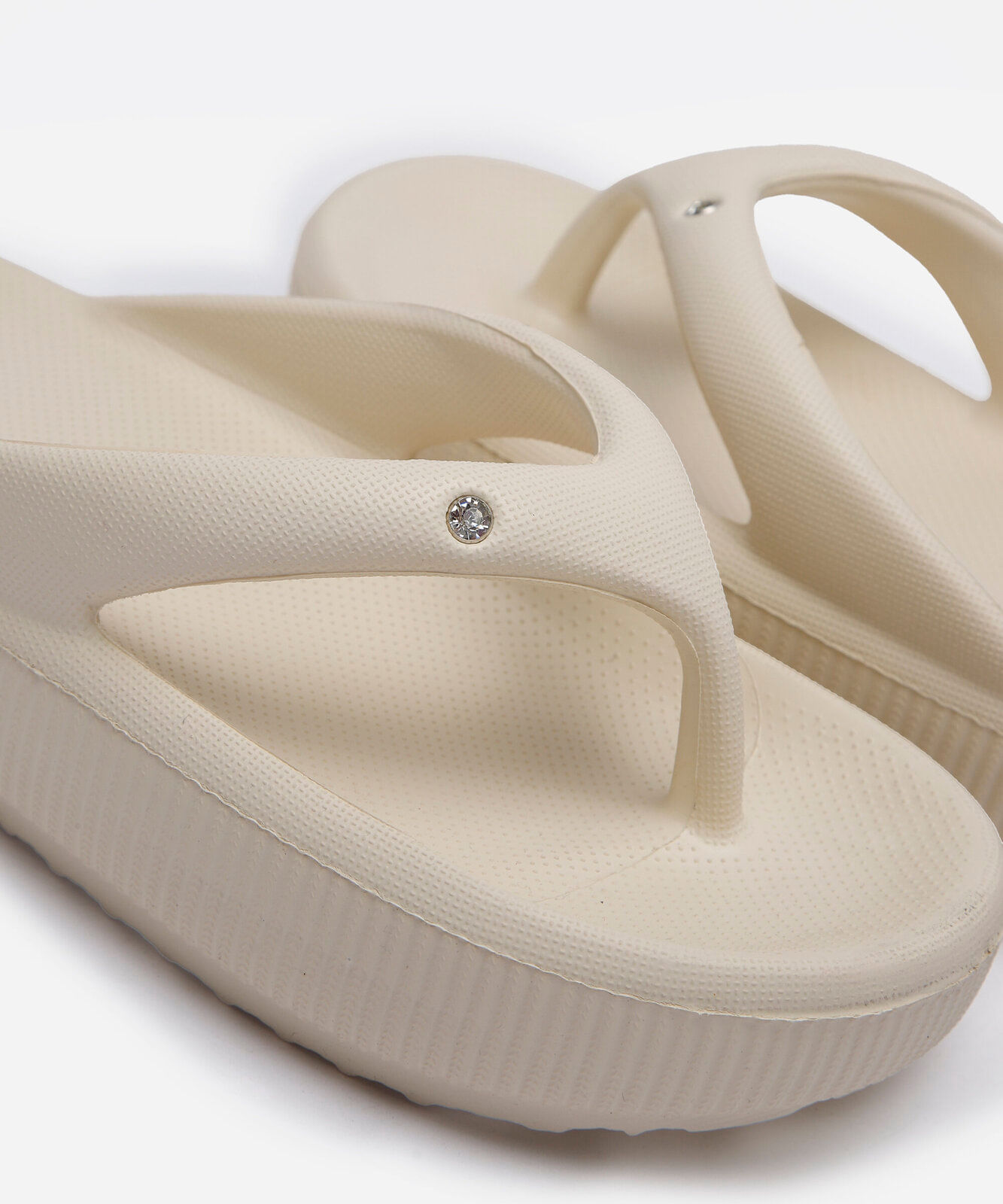 chinelo nuvem com brilho off white