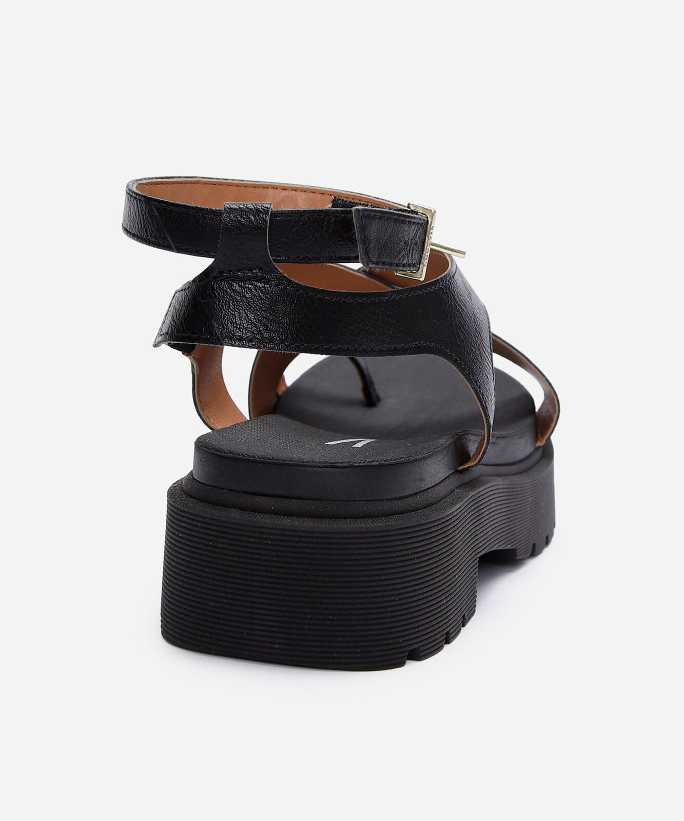 sandália flatform tratorada vizzano preta