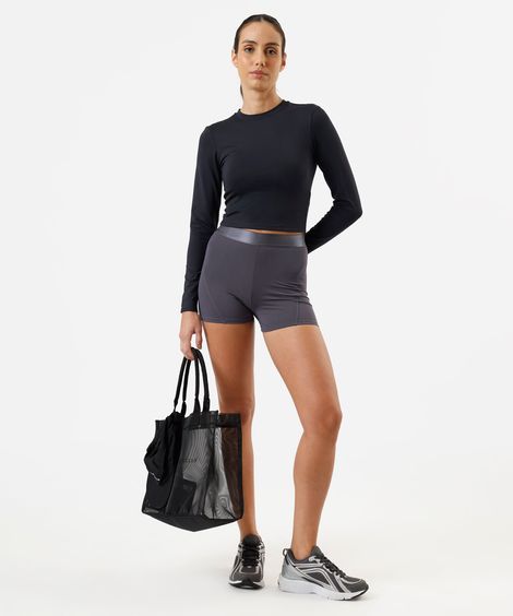 short feminino com recortes esportivo cinza