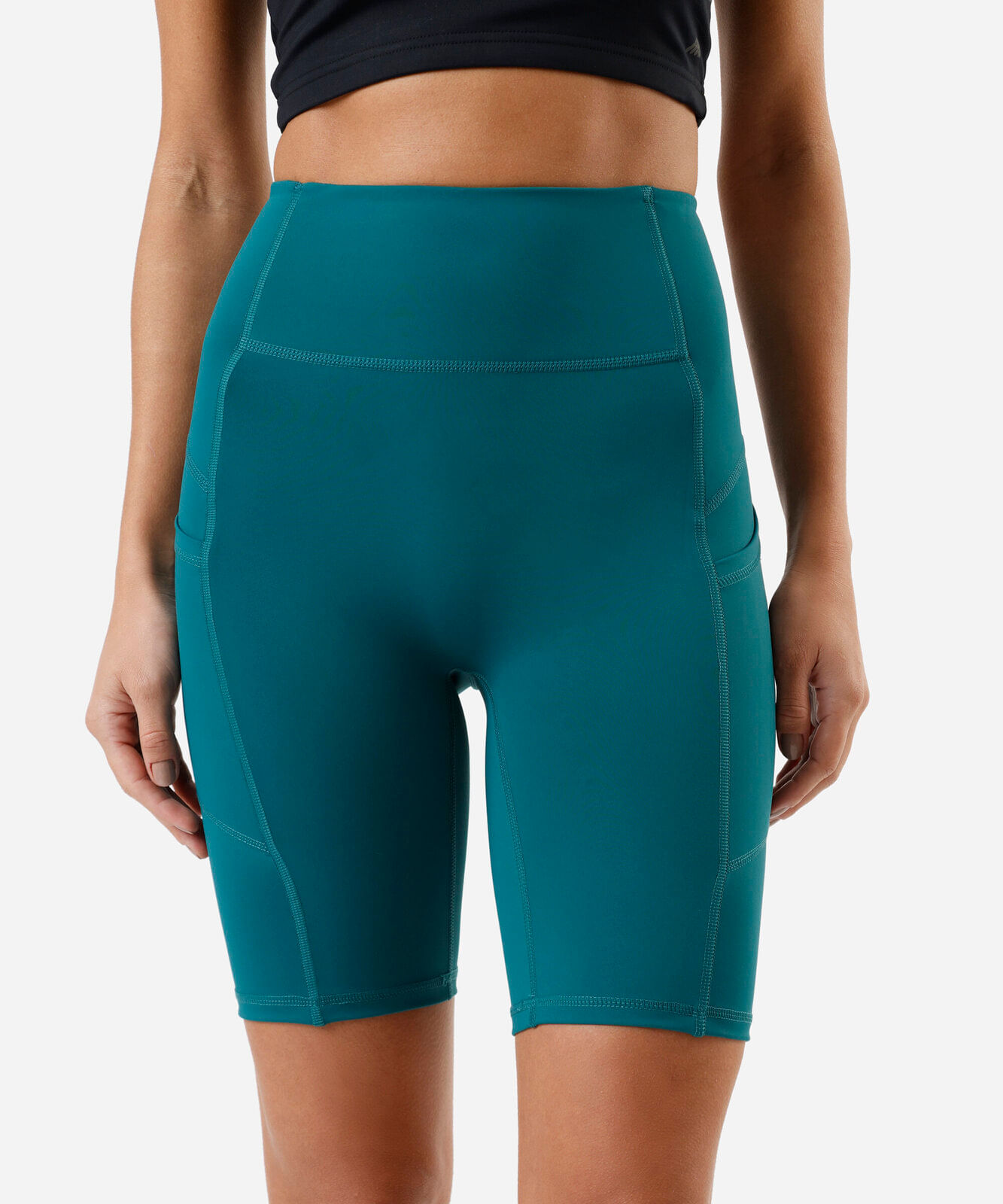 bermuda feminina esportiva com bolsos verde