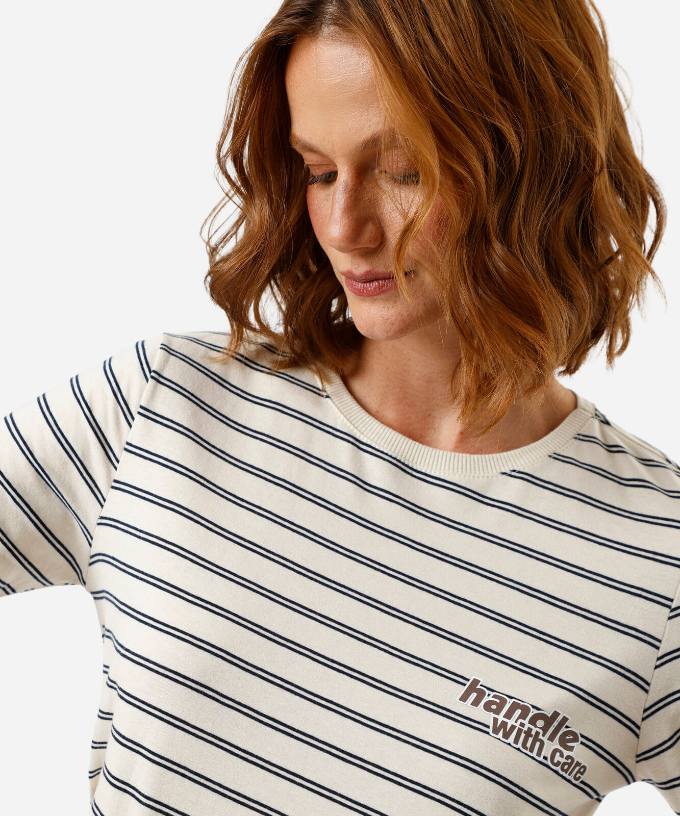 camiseta feminina com algodão manga longa listrada colorida