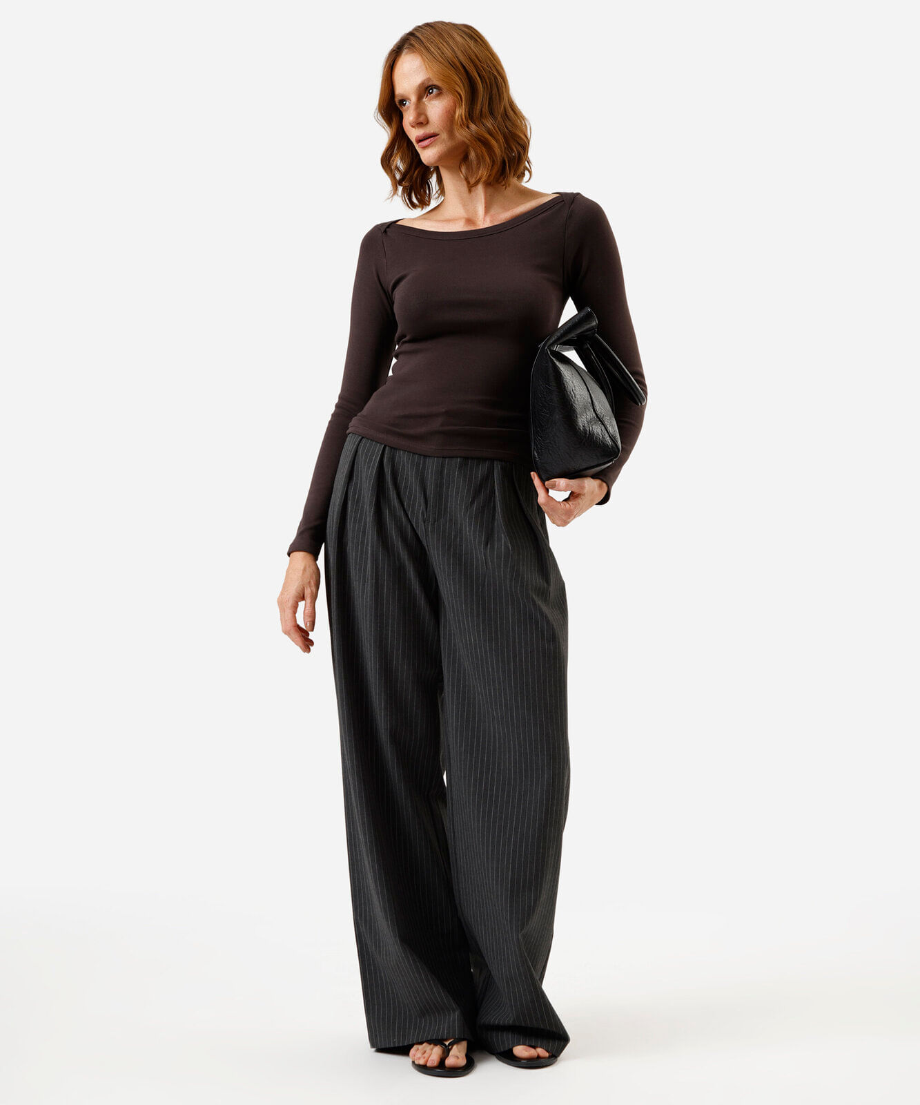 blusa feminina de algodão decote canoa manga longa canelada marrom