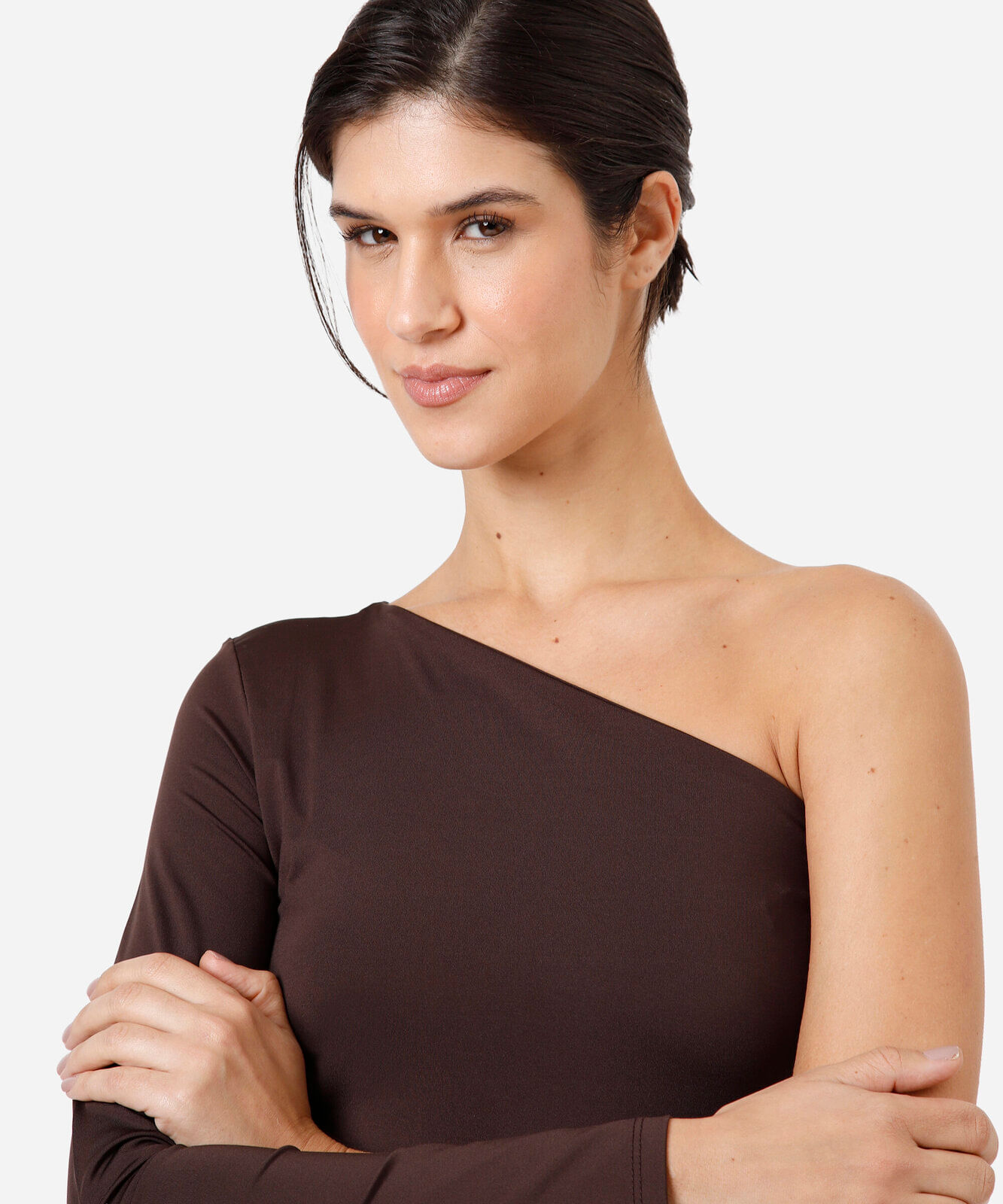 blusa ombro único feminina manga longa marrom