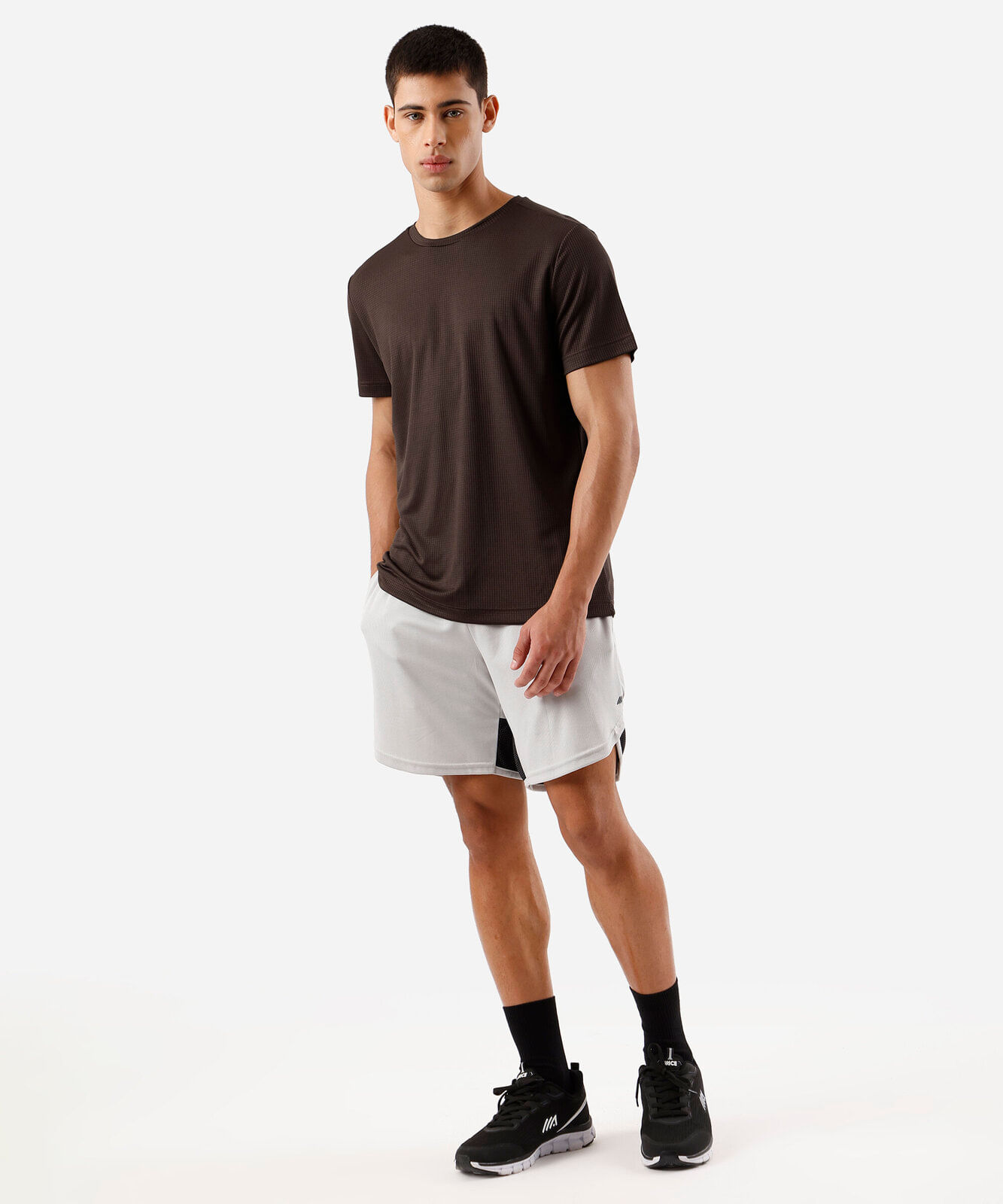 camiseta masculina esportiva quadriculada marrom