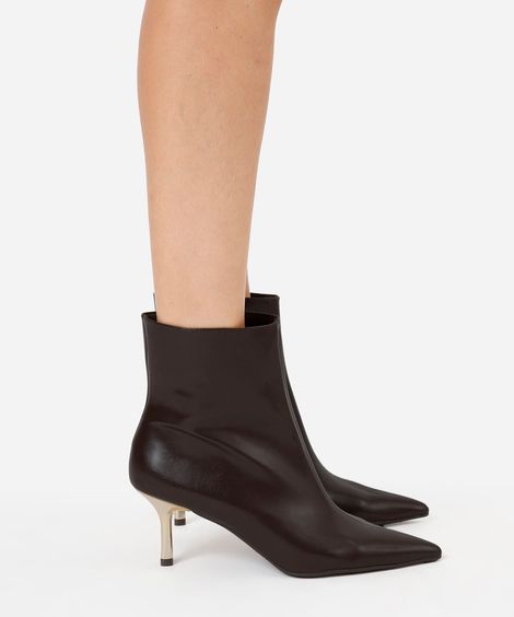 bota feminina cano curto e salto fino marrom